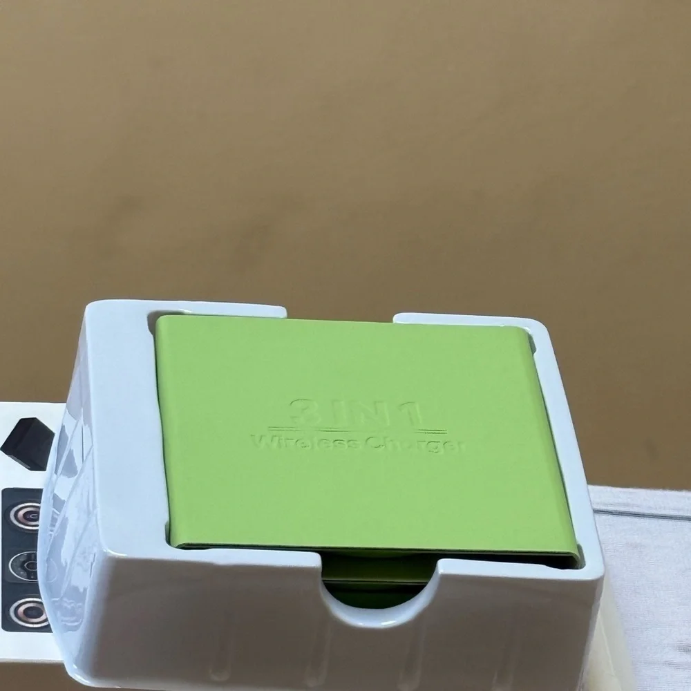 3-in-1 Wireless Travel Charger with MagSafe